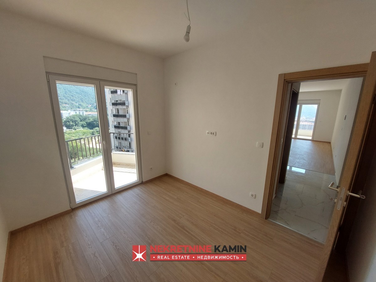 budva dubovıca bolgesınde satılık 1+1 daire